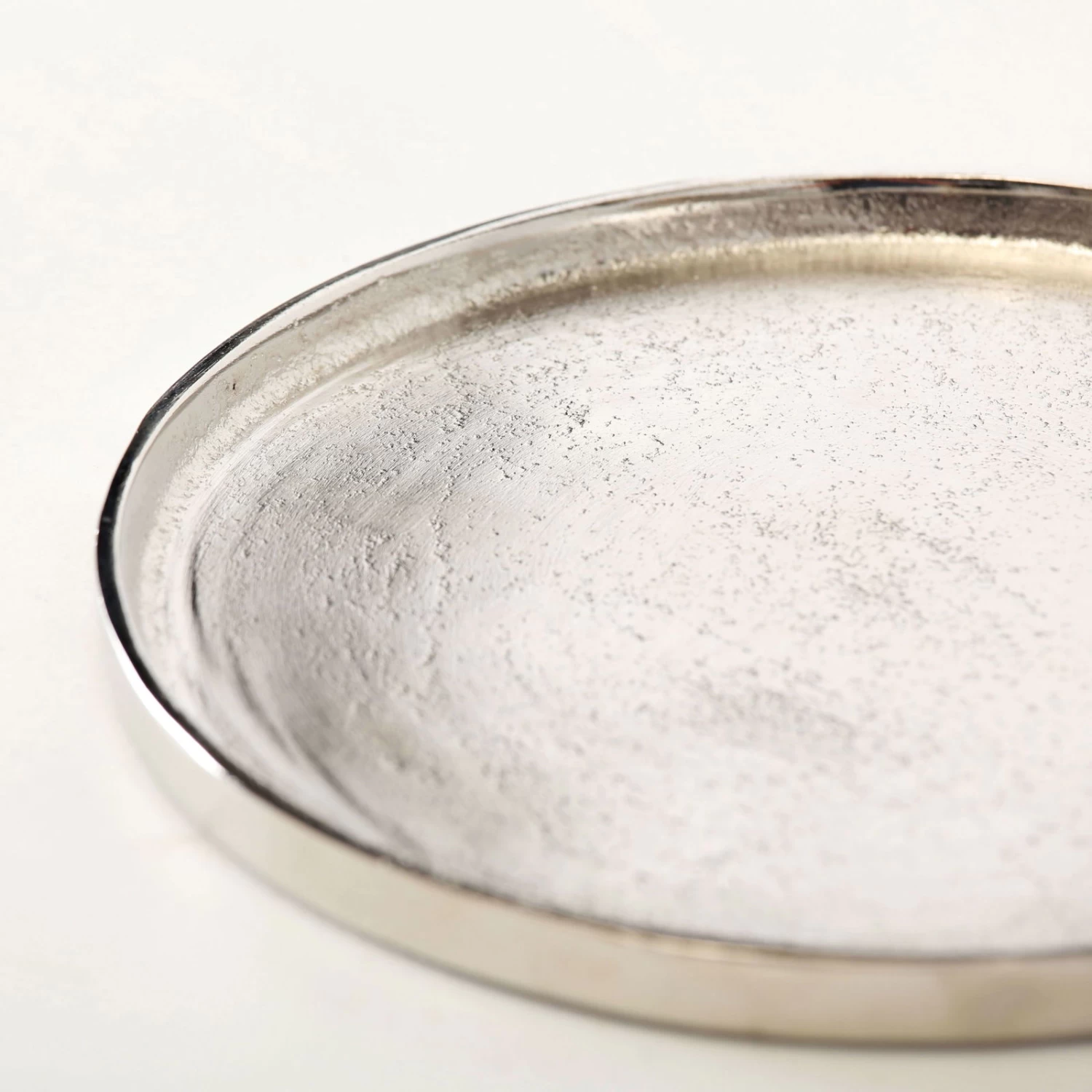 Schale Rund, Aluminium, Silber, 27cm 3 Schale Rund, Aluminium, Silber, 27cm