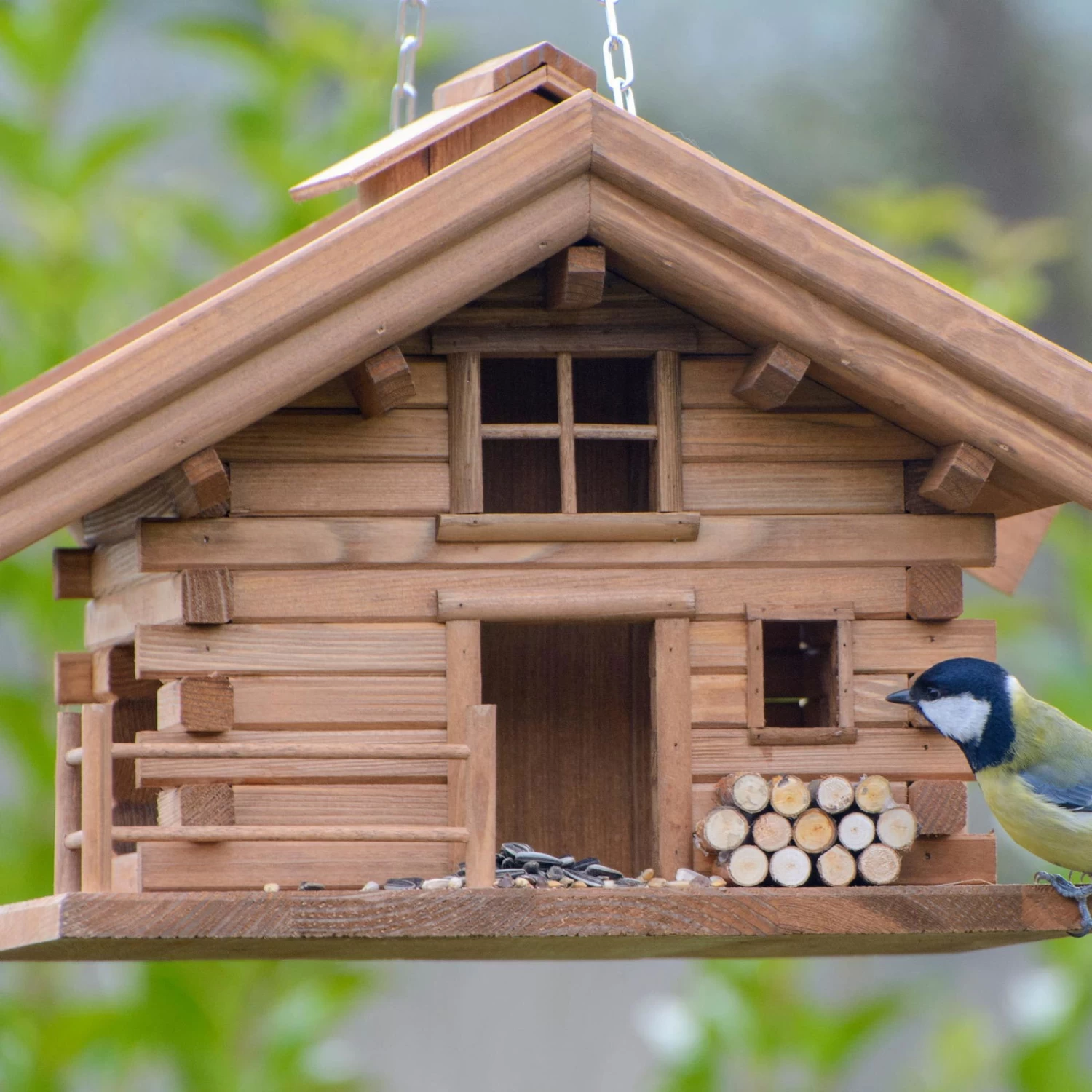 Vogelfutterhaus 'Almhütte 2.0', Braun, Holz 4 Vogelfutterhaus 'Almhütte 2.0', Braun, Holz – Bild 2