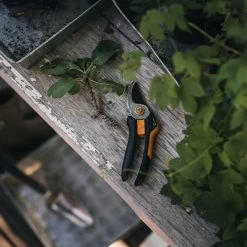 Fiskars Bypass-Schere 'Solid', Schwarz/orange -Pflanzen Paradies Verkauf 0920300708 Solid Bypass Gartenschere M 2 106804