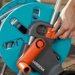 Schlauchwagen AquaRoll S, Gardena, Schlauchlängen Bis 15 M 15 Schlauchwagen AquaRoll S, Gardena, Schlauchlängen Bis 15 M -Pflanzen Paradies Verkauf 0930200441 Schlauchwagen Aqua Roll S Set kpl mit 20m Schlauch und Systemteilen 3 61598