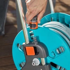 Schlauchwagen AquaRoll S, Gardena, Schlauchlängen Bis 15 M 16 Schlauchwagen AquaRoll S, Gardena, Schlauchlängen Bis 15 M -Pflanzen Paradies Verkauf 0930200441 Schlauchwagen Aqua Roll S Set kpl mit 20m Schlauch und Systemteilen 6 61595