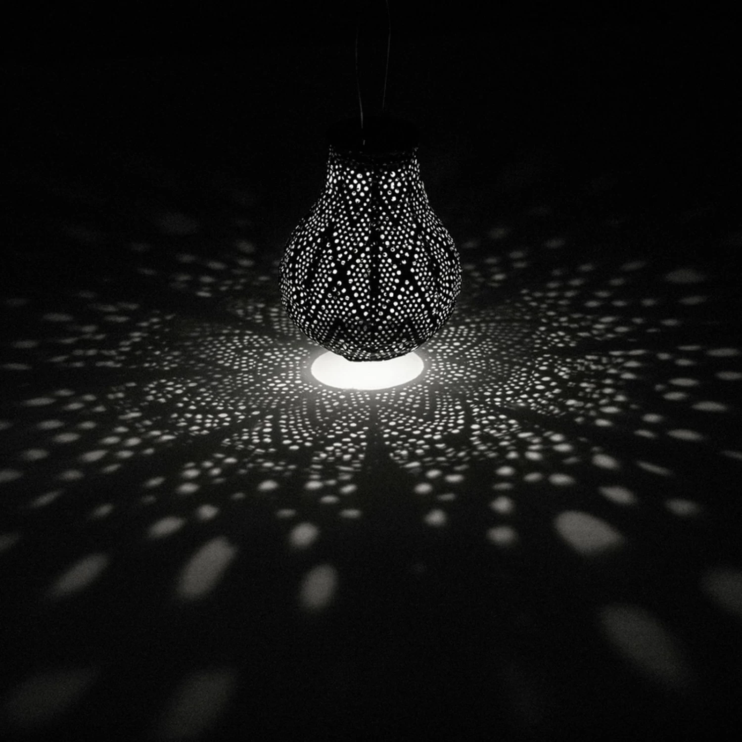 Solarlaterne 'Bulb 16', Grün, Ø 16 X 20 Cm 4 Solarlaterne 'Bulb 16', Grün, Ø 16 X 20 Cm – Bild 2