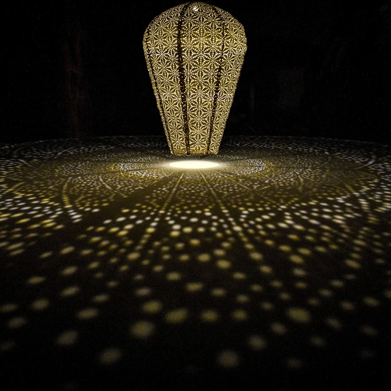 Solarlaterne 'Balloon XL', Helltaupe, Ø 35 X 50 Cm 6 Solarlaterne 'Balloon XL', Helltaupe, Ø 35 X 50 Cm – Bild 4